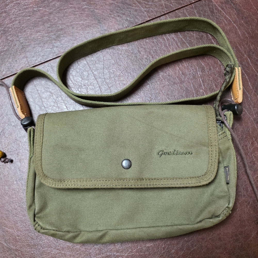 Gootium Crossbody. Very Clean.